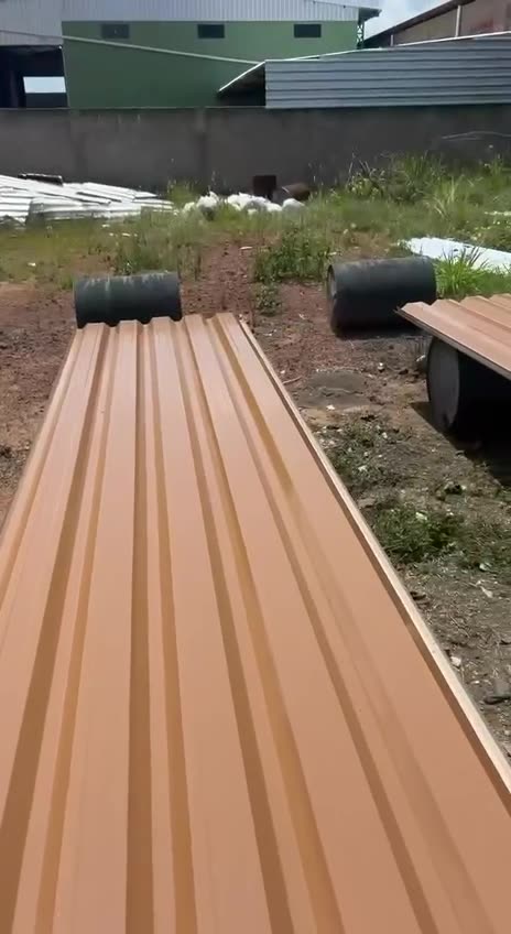 Telha metálica pintada recém-fabricada